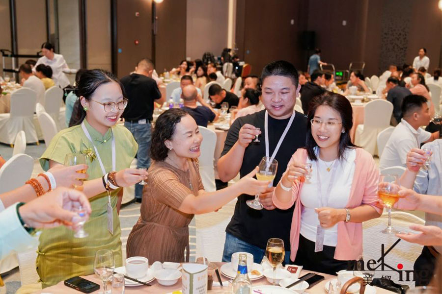 1adedda26e55b8a3deb38ba8435d4d51.jpg